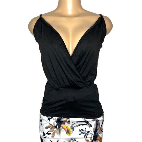NWT 2 Pieces Black and White Women Set Size M and L Stretchy Short and Wrap Top - Picture 3 of 8